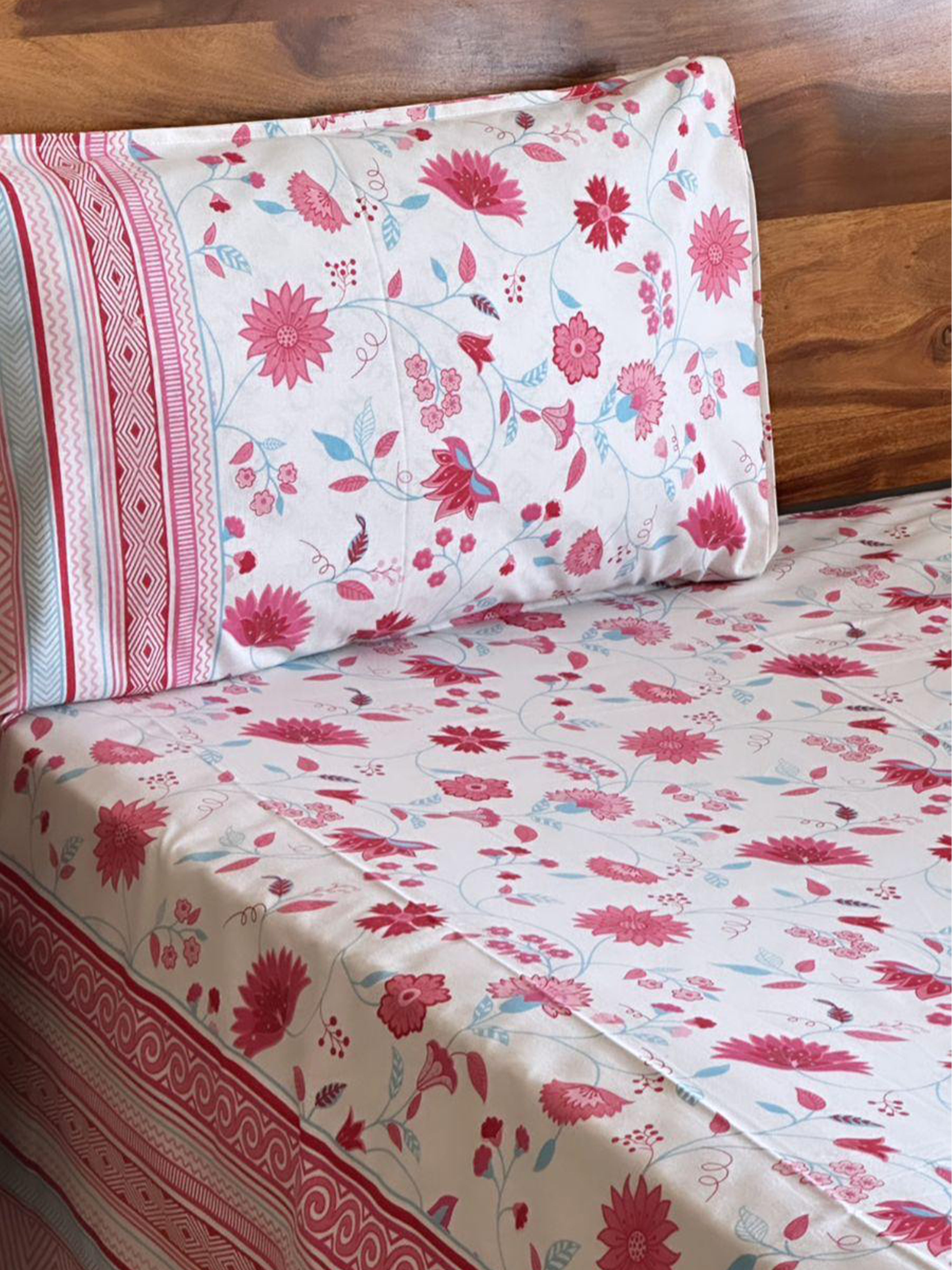 Pink Bedsheet Sets with 2 pillow covers