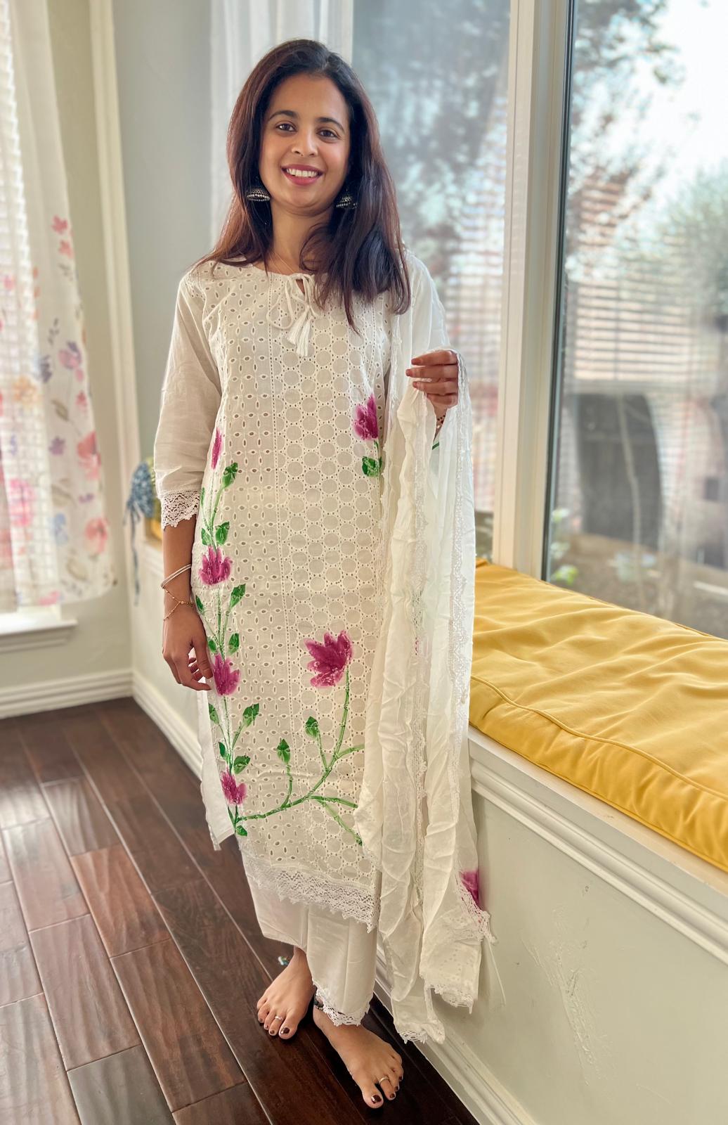 White Flower Chudi Set